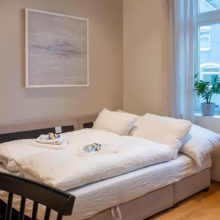 Renovated 3 In Historical Sandviken Apartment