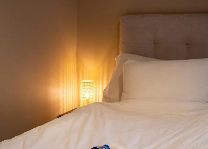 Renovated 3 In Historical Sandviken Bergen